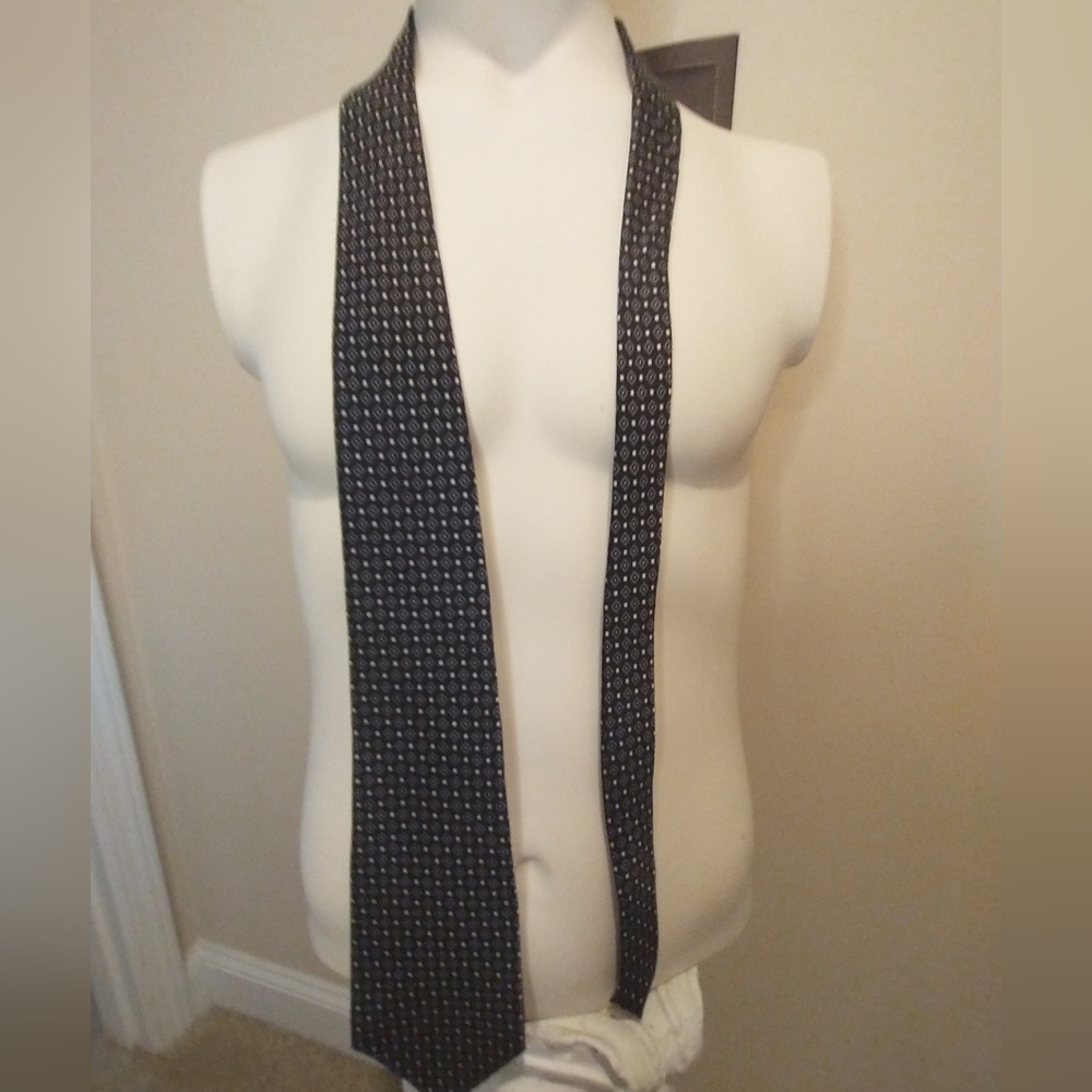 Van Heusen Navy and White Foulard Patterned  Silk Tie